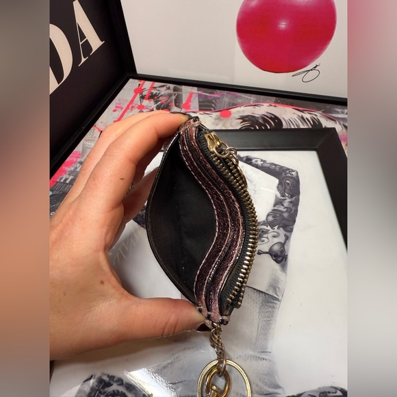 Victoria’s Secret Metallic Pink Card Holder - Picture 9 of 10